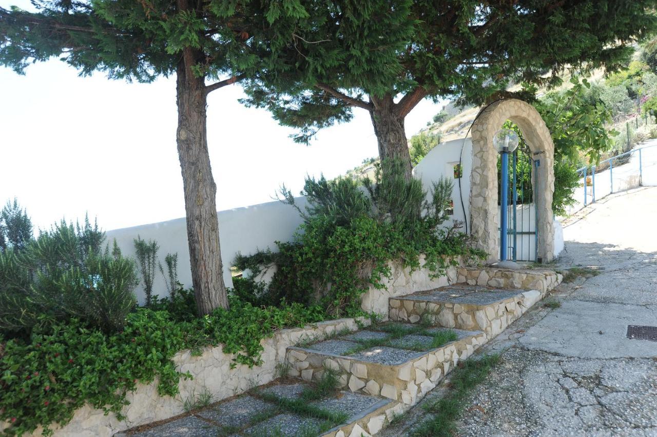 case vacanza montesaraceno Mattinata Exterior foto
